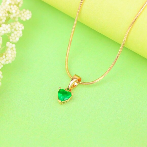 "Tiny Green Heart Pendant in Gold Plated Brass, XPPT1302 - Picture 2 of 12